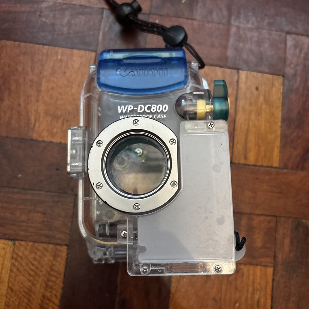 Canon WP-DC800 Waterproof  Dustproof Sandproof Case For Powershot S400 S410 S500